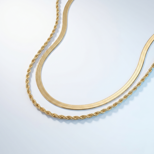 Collana doppia herringbone placcata oro 18K: esempio di layering