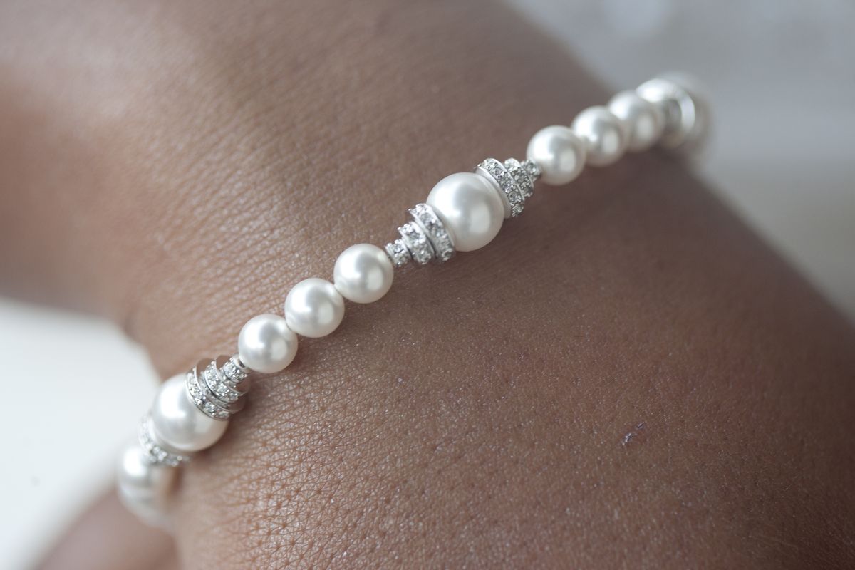 Elevate Your Style with a Classic Silver Chain Bracelet