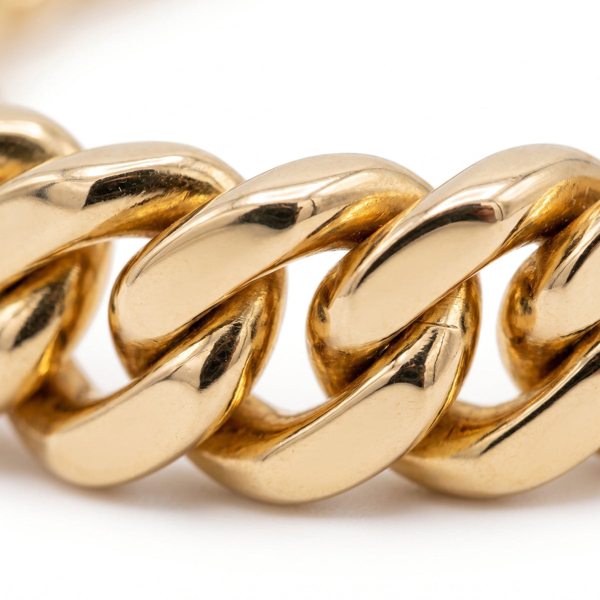 Pulsera de cadena cubana fina bañada en oro de 18K, detalle de cerca