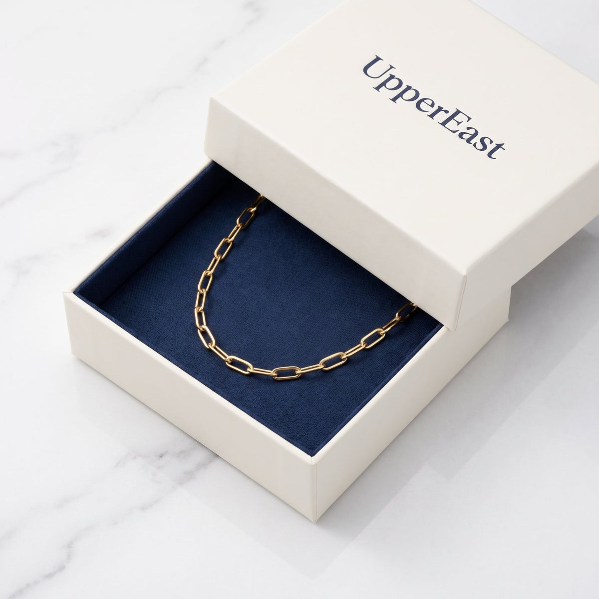 Collana catena paperclip placcata oro 18K nella confezione UpperEast