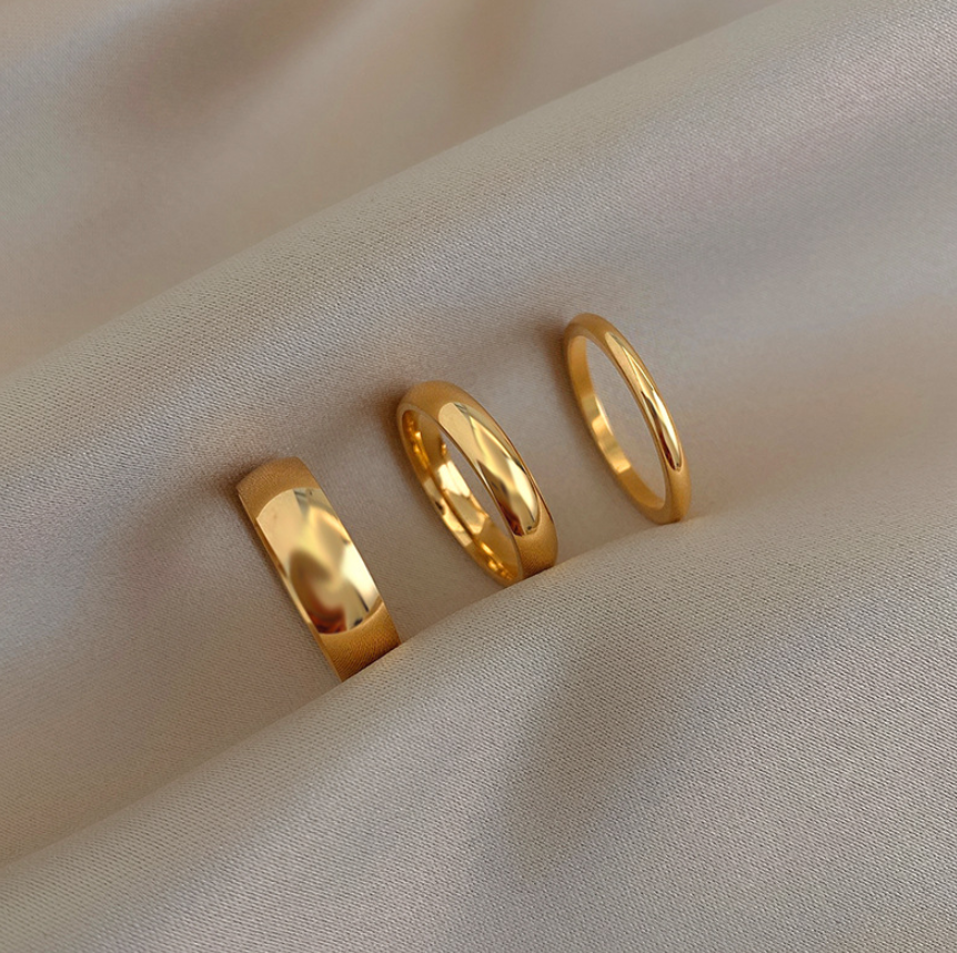Unfading Elegance: Modern Minimalist Gold Knuckle Rings