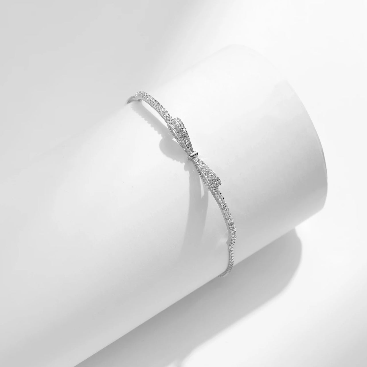 Luxurious Zirconia Bowknot Adjustable Bracelet