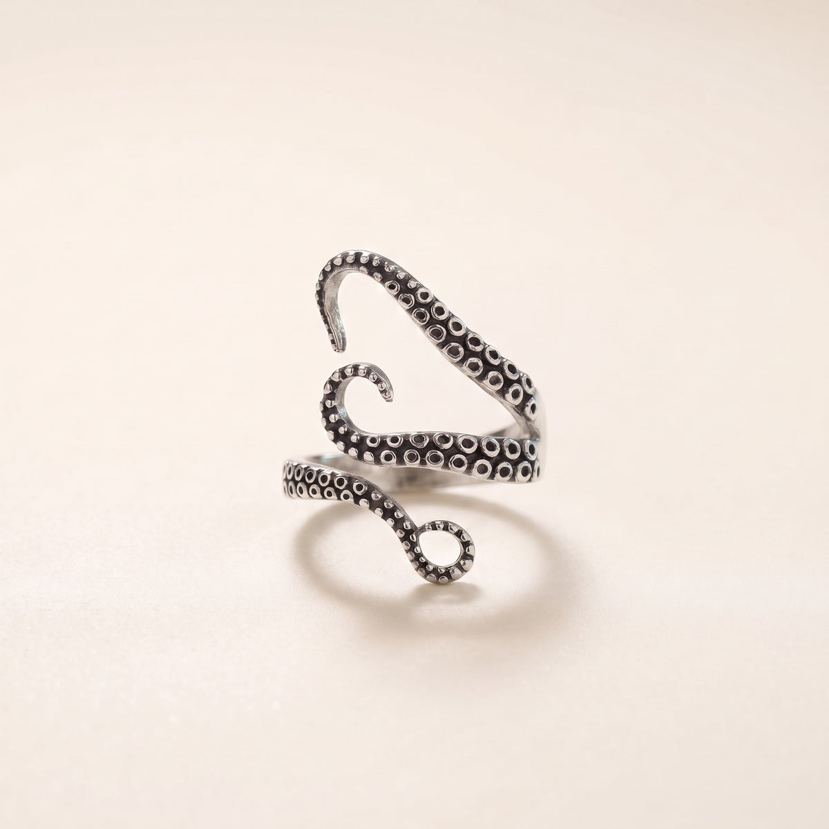 Anillo pulpo statement ajustable color plata envejecida
