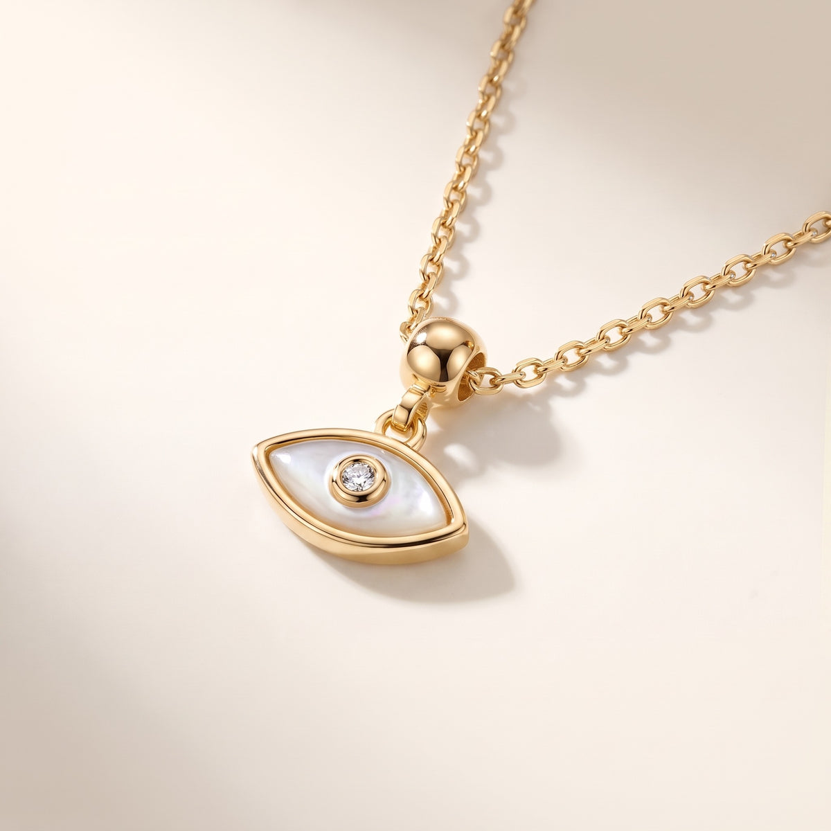 Collar amuleto ojo turco bañado en oro de 18K