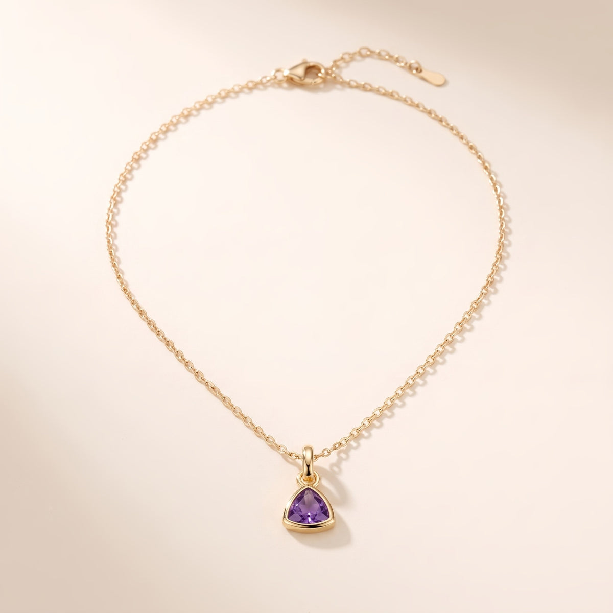 Collar con piedra del mes bañado en oro de 18K