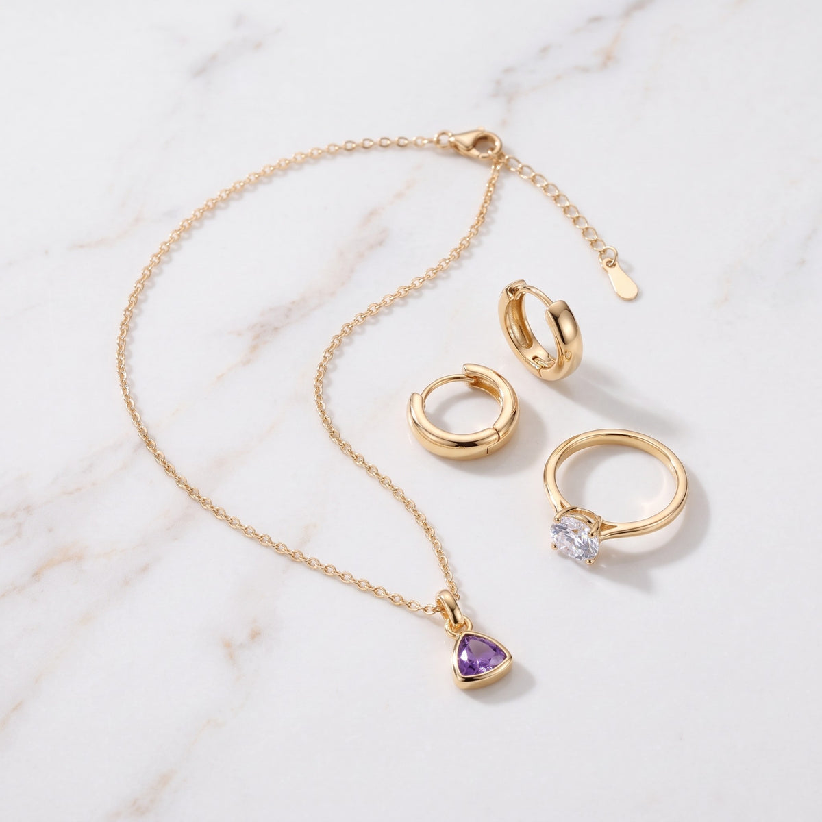 Collar con piedra del mes bañado en oro de 18K combinado con otras joyas UpperEast