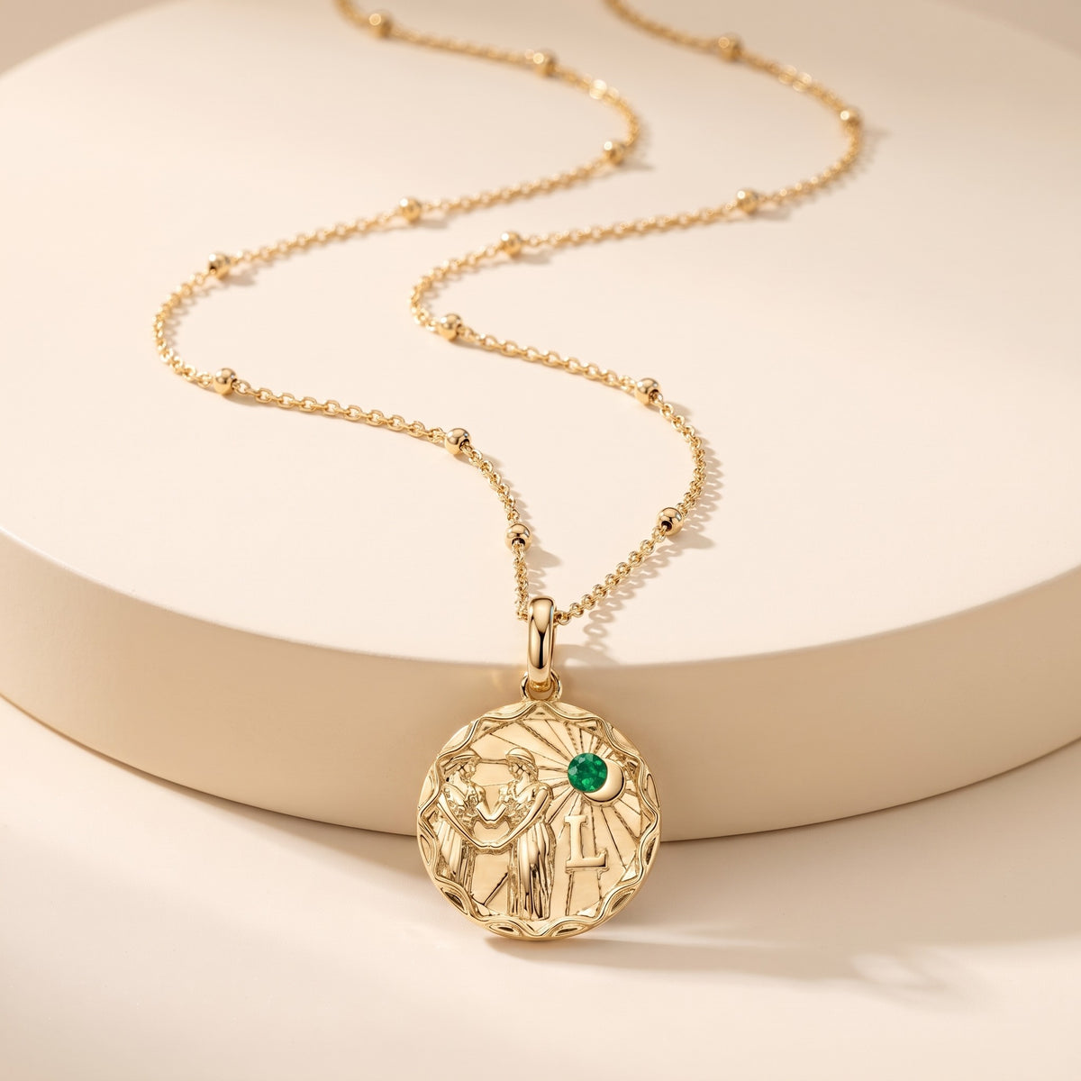 Collar zodiaco personalizado bañado en oro de 18K