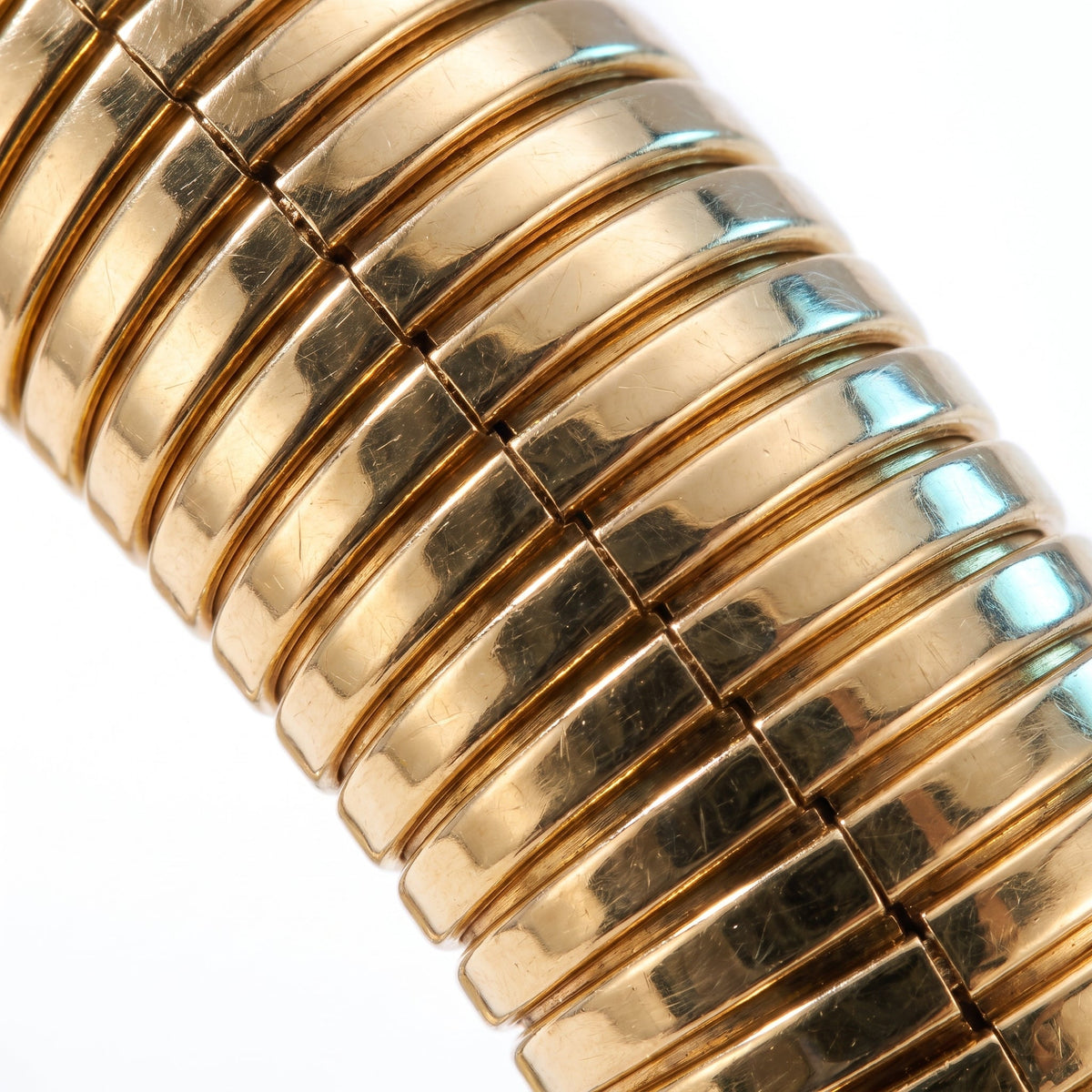 Gargantilla tubogas bañada en oro de 18K, detalle de cerca