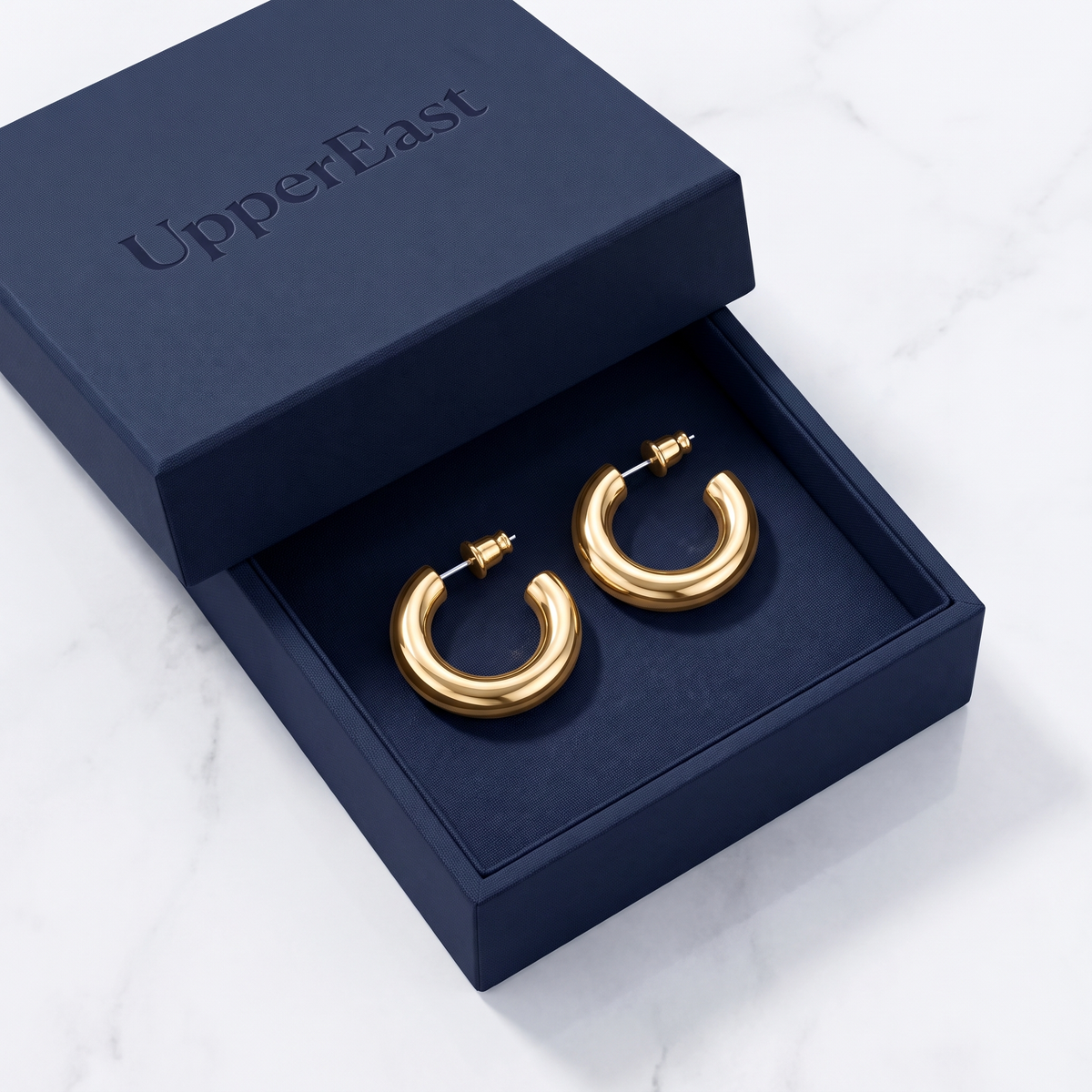 Pendientes de aro gruesos chunky bañados en oro de 18K en el estuche UpperEast