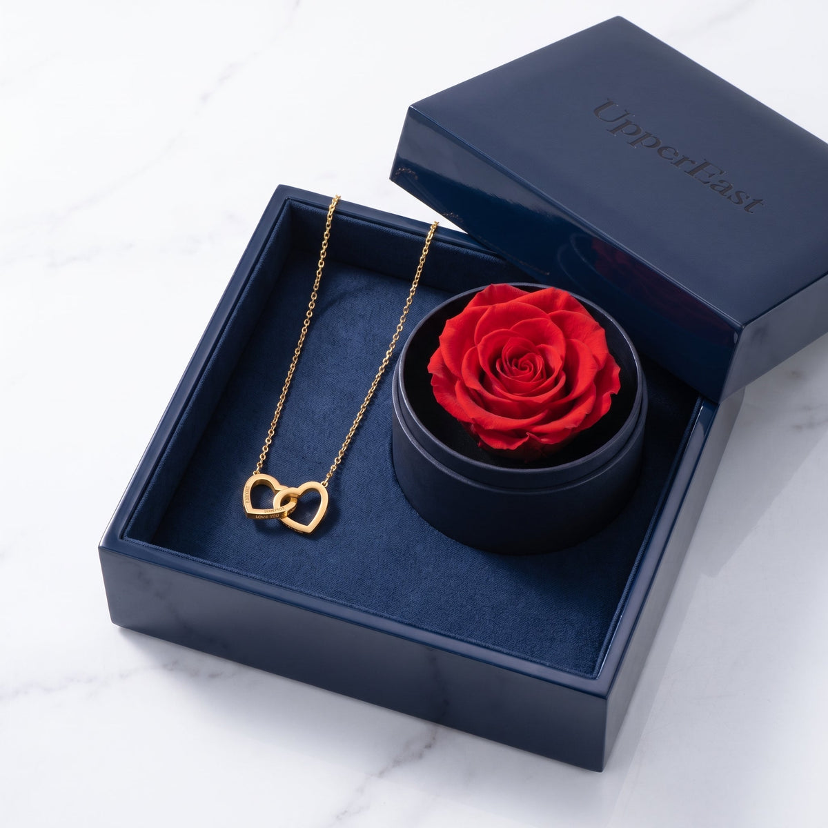 Set regalo de rosa preservada y collar de corazones en el estuche UpperEast
