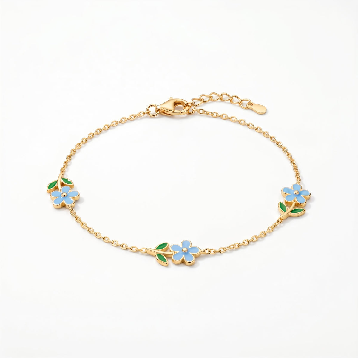 Pulsera círculo con flor bañada en oro de 18K vista desde arriba